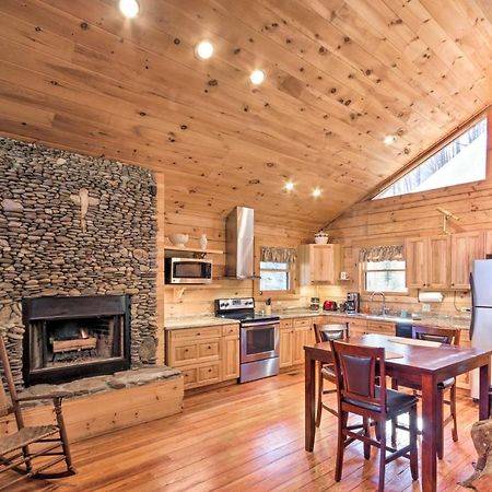 Bryson City Cabin With Wraparound Deck And Hot Tub Exteriér fotografie