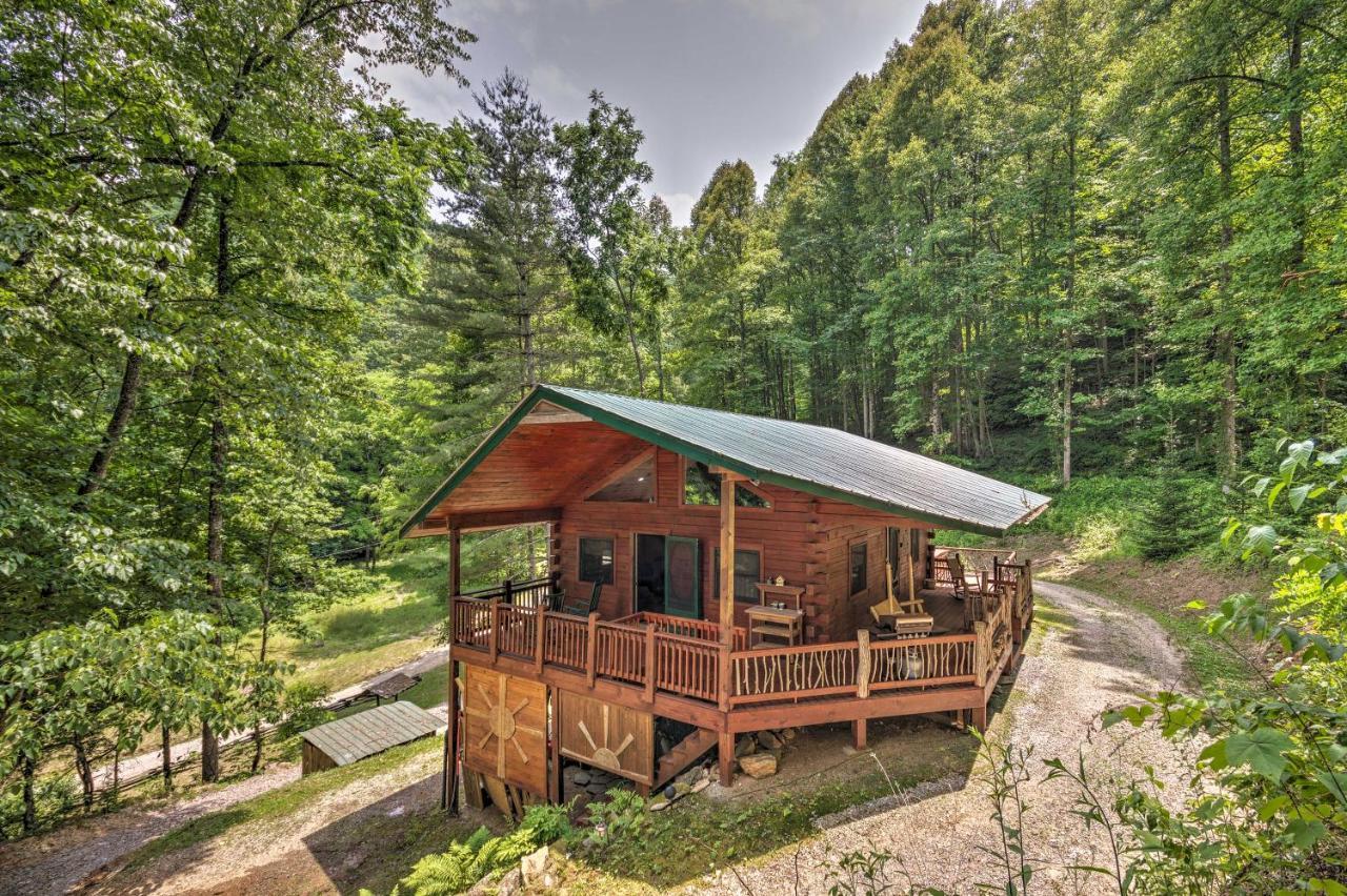 Bryson City Cabin With Wraparound Deck And Hot Tub Exteriér fotografie