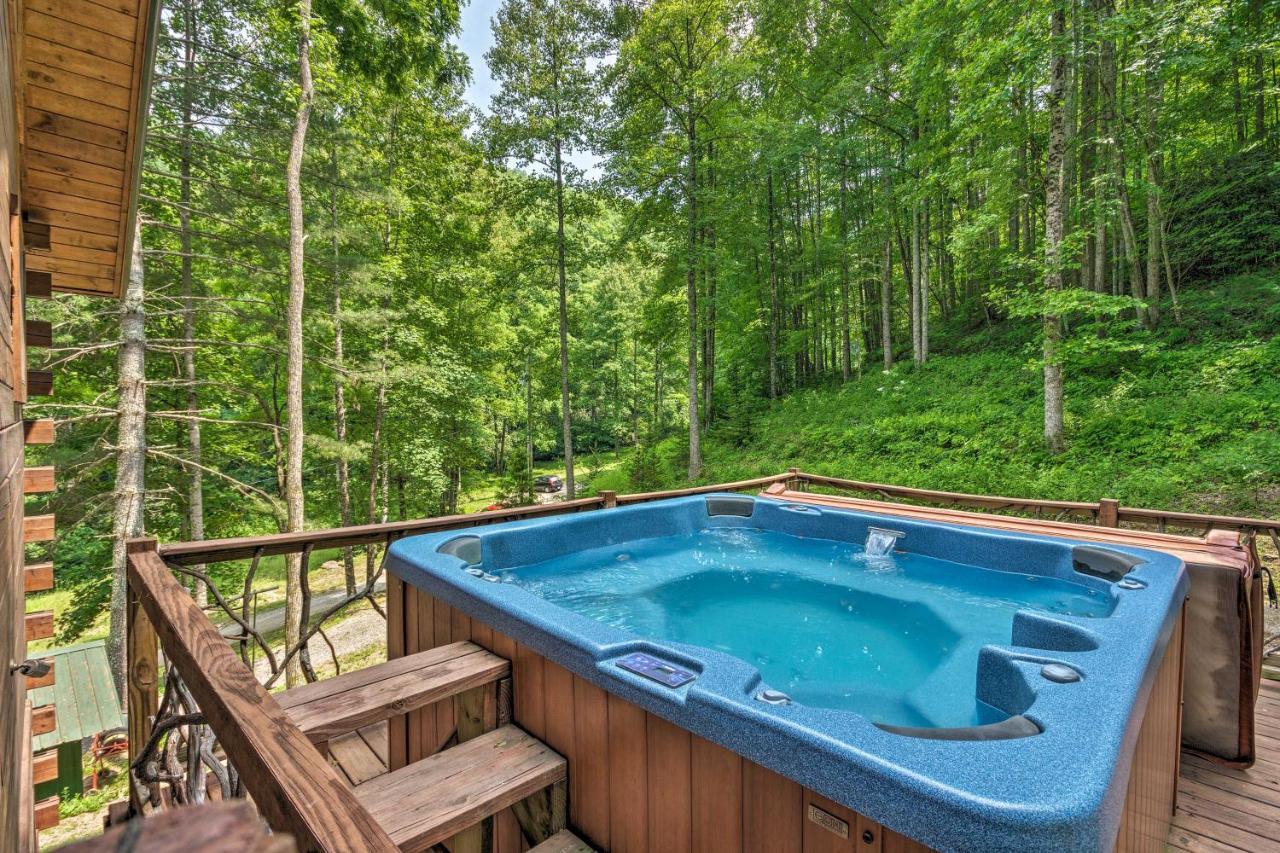 Bryson City Cabin With Wraparound Deck And Hot Tub Exteriér fotografie