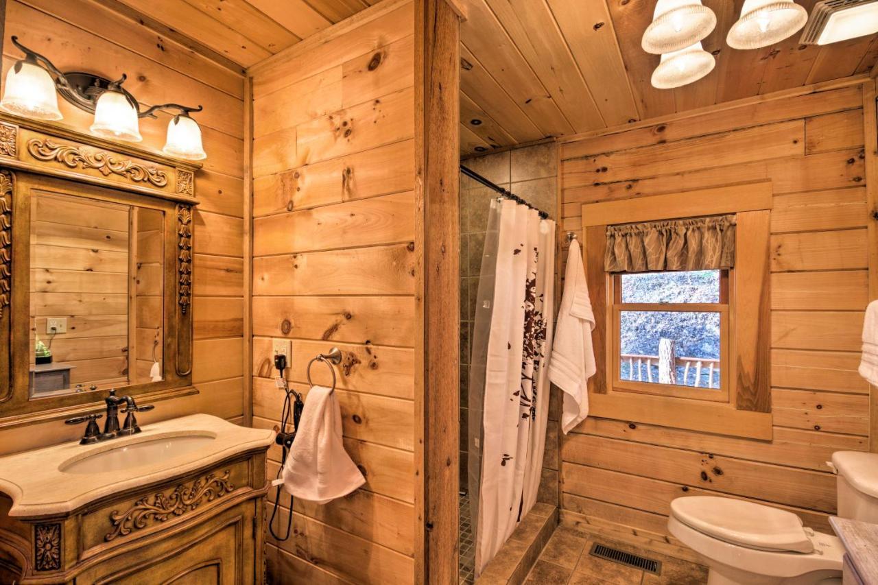 Bryson City Cabin With Wraparound Deck And Hot Tub Exteriér fotografie
